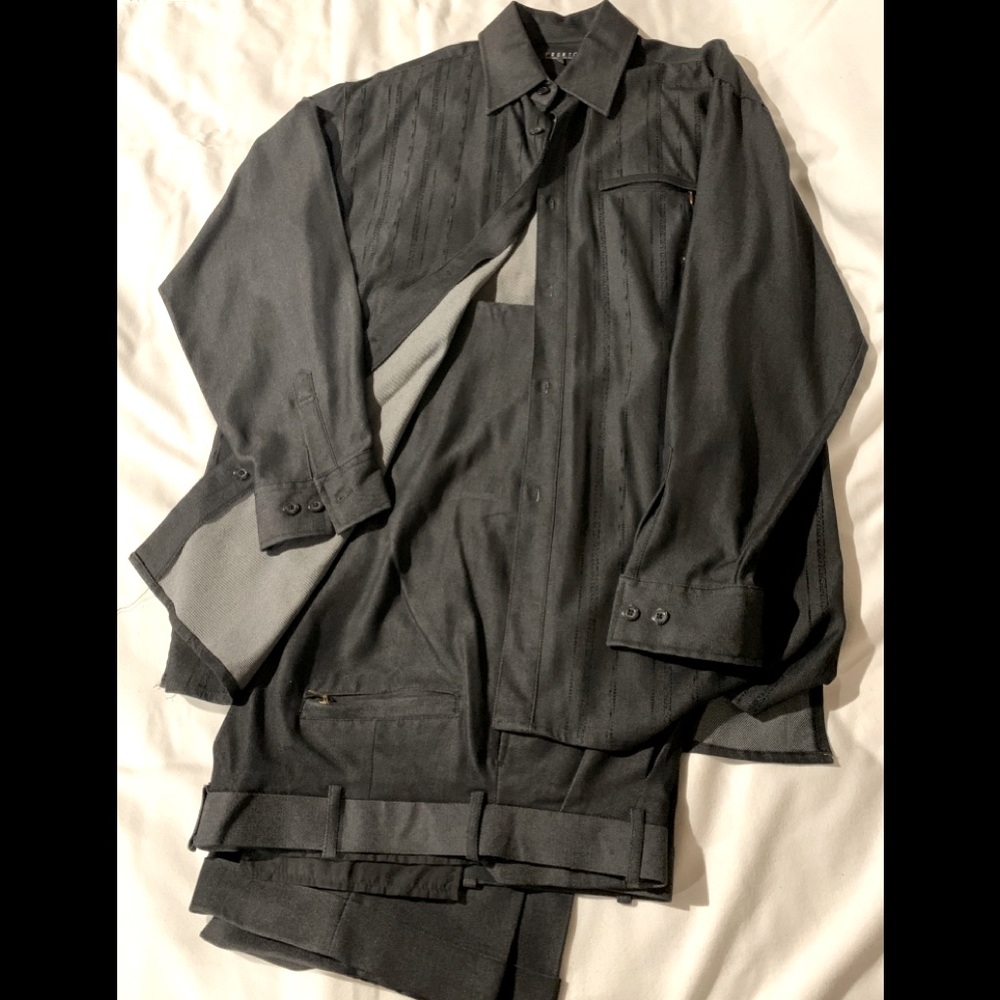 Men’s Black long sleeve walking suit Size L